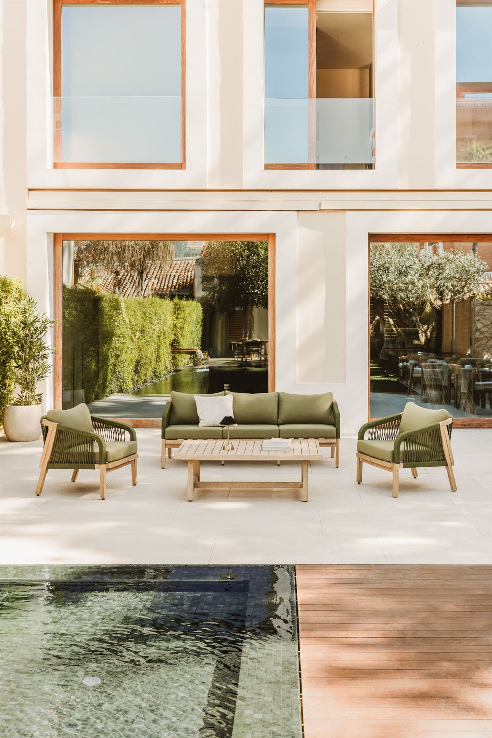 Conjunto de Jardim Dubai - Sofá 3 Lugares, 2 Poltronas e Mesa de Centro em Madeira de Acácia