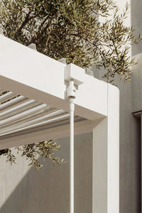 Pérgola Bioclimática em Alumínio Druvia - Cobertura Orientável 0-90º com Painel Lateral de Privacidade